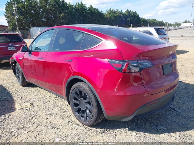 2024 TESLA MODEL Y 7SAYGDEE9RA256761 Photo 2