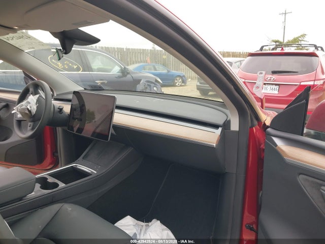 2024 TESLA MODEL Y 7SAYGDEE9RA256761 Photo 4