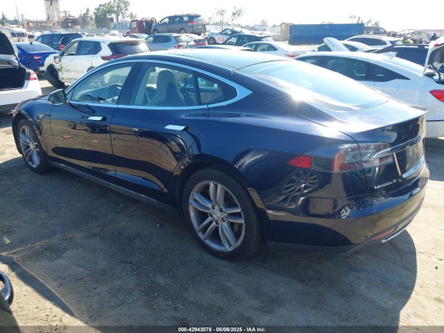 2015 TESLA MODEL S 5YJSA1H15FFP64252 Photo 2
