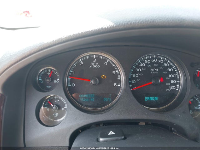 2011 CHEVROLET SUBURBAN 1GNSKKE33BR386761 Photo 6