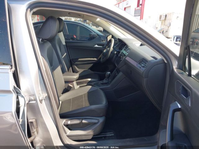 2021 VOLKSWAGEN TIGUAN 3VV3B7AX2MM090669 Photo 4