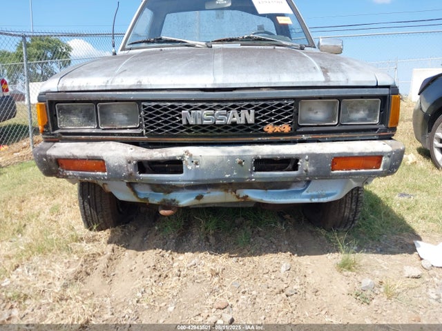 1985 Nissan 720 Short Bed მანქანა იყიდება აუქციონზე, vin: 1n6nd01y1fc334718, აუქციონის ნომერი: 42943501