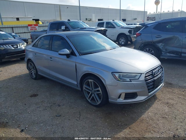 2018 AUDI A3 WAUAUGFF5J1000288 Photo 0