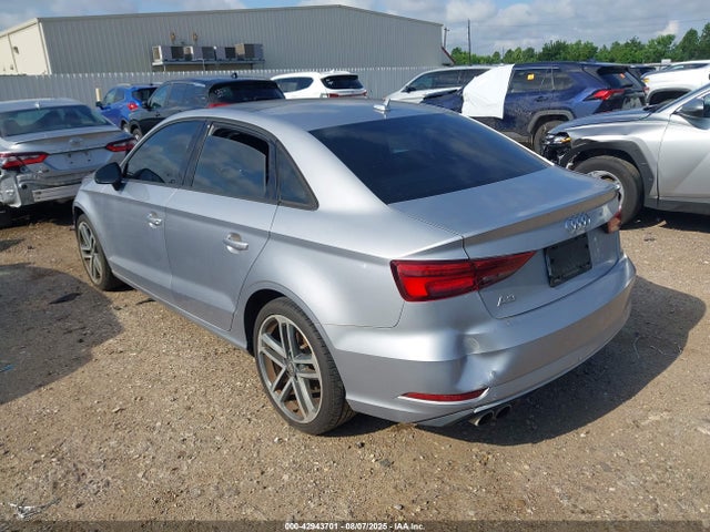 2018 AUDI A3 WAUAUGFF5J1000288 Photo 2