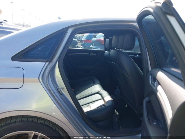 2018 AUDI A3 WAUAUGFF5J1000288 Photo 7