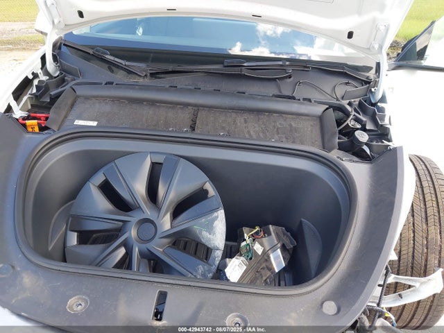 2024 TESLA MODEL Y 7SAYGDED2RF132891 Photo 9