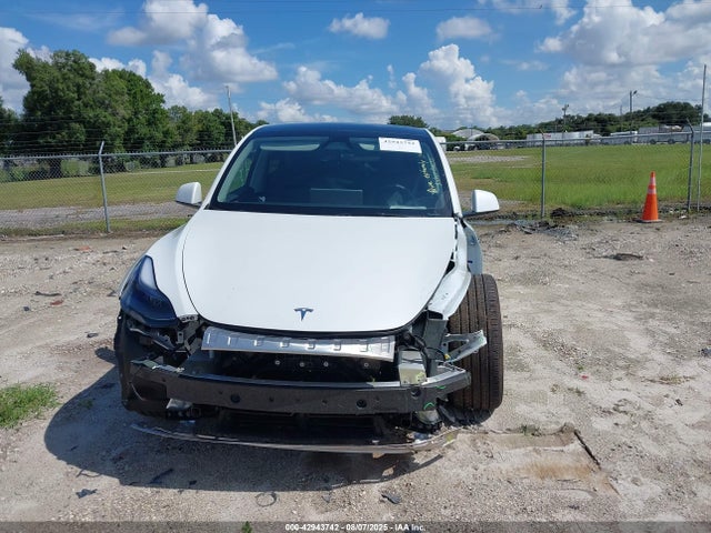 7SAYGDED2RF132891 Tesla Model Y