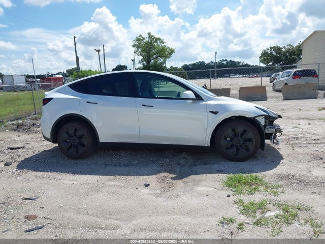 7SAYGDED2RF132891 Tesla Model Y