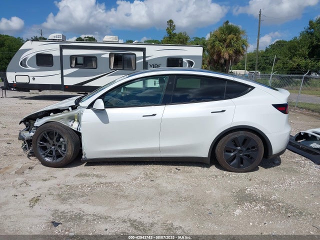 7SAYGDED2RF132891 Tesla Model Y