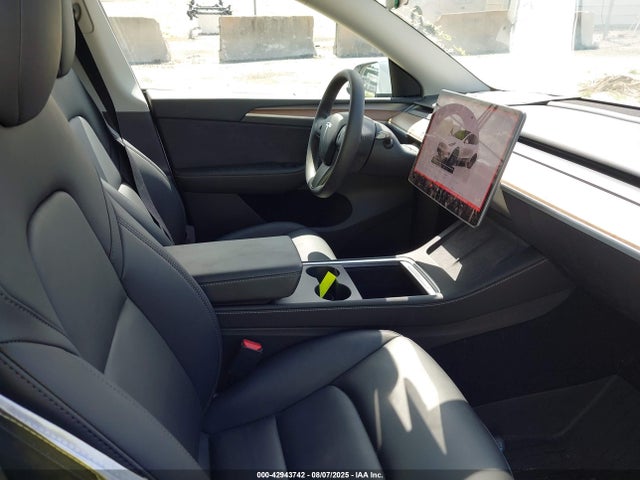 2024 TESLA MODEL Y 7SAYGDED2RF132891 Photo 4