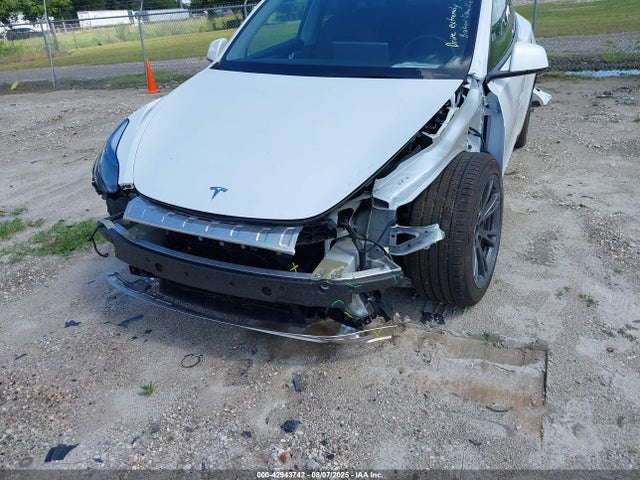 2024 TESLA MODEL Y 7SAYGDED2RF132891 Photo 5