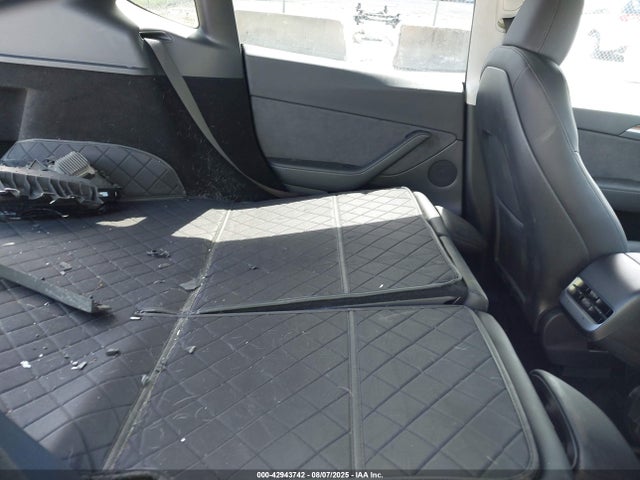 2024 TESLA MODEL Y 7SAYGDED2RF132891 Photo 7