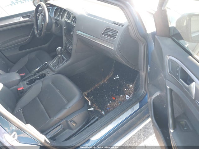 3VWH17AU1KM513913 Volkswagen 2019