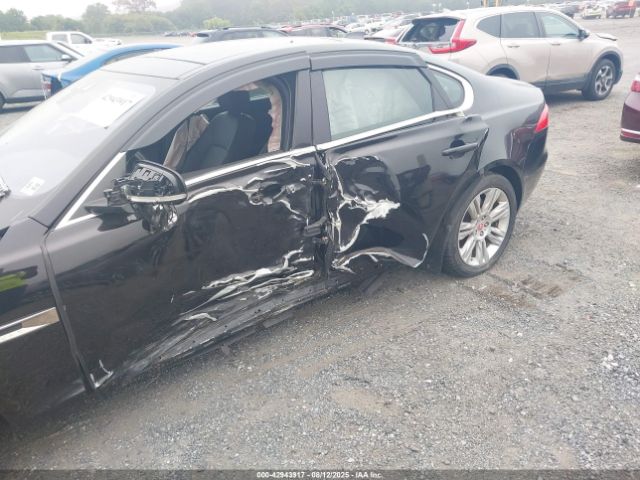 2017 JAGUAR XF SAJBJ4BVXHCY29305 Photo 5