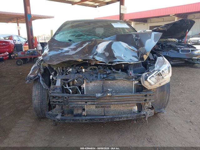 3N1CN8DV1NL839672 Nissan Versa