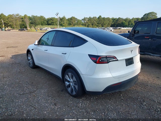 2023 TESLA MODEL Y 7SAYGDEE7PF799395 Photo 2