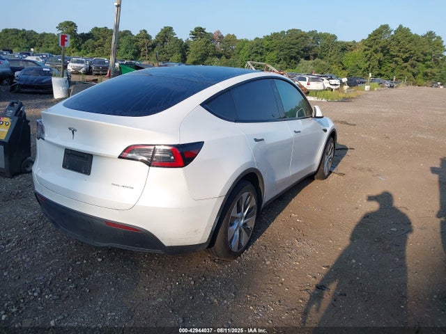 2023 TESLA MODEL Y 7SAYGDEE7PF799395 Photo 3