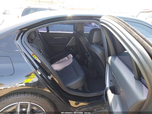 BMW 2024 2024 WBY33FK07RCP59372 Image 8