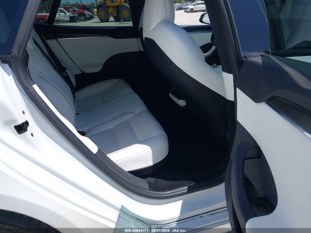 5YJSA1E66NF477596 Tesla 2022