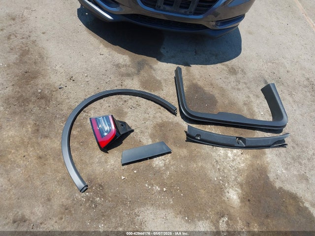 7SAYGAEE6NF364380 Tesla Model Y