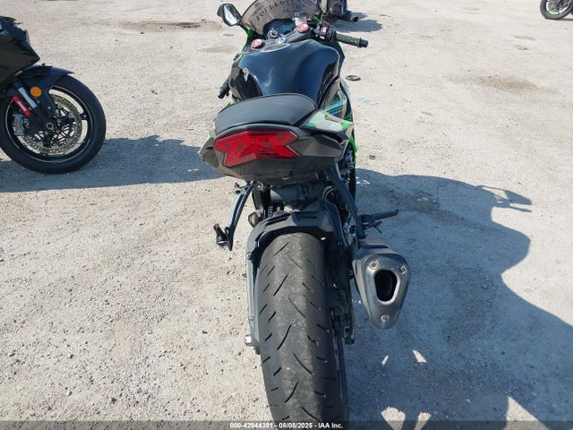 JKBZXJE13GA020800 Kawasaki Ninja Zx-6r