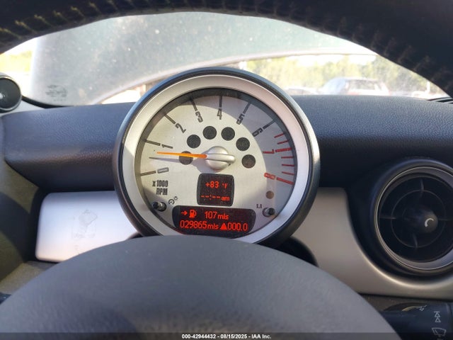 2010 MINI COOPER WMWMF3C5XATZ27576 Photo 6