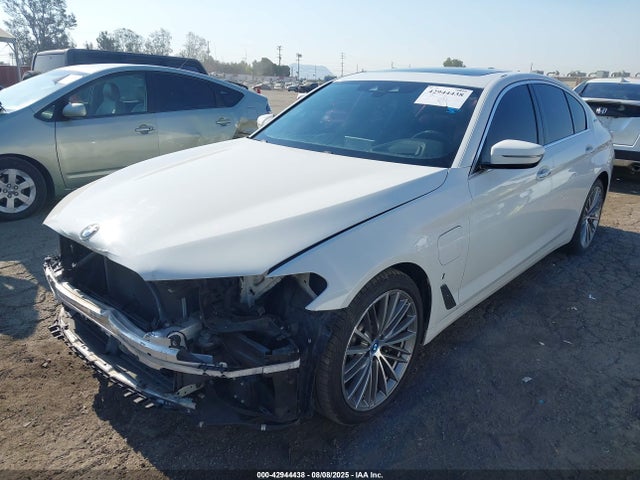 WBAJA9C54JB249093 BMW 530e