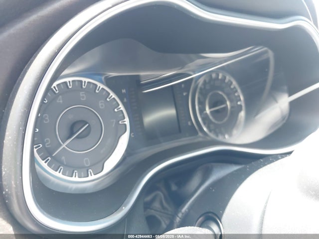 Chrysler 2016 2016 1C3CCCAB4GN102277 Image 7