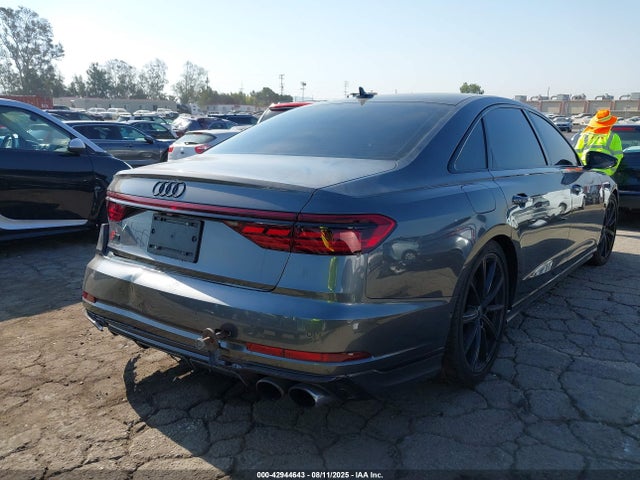 2024 AUDI S8 WAULSAF88RN005227 Photo 3