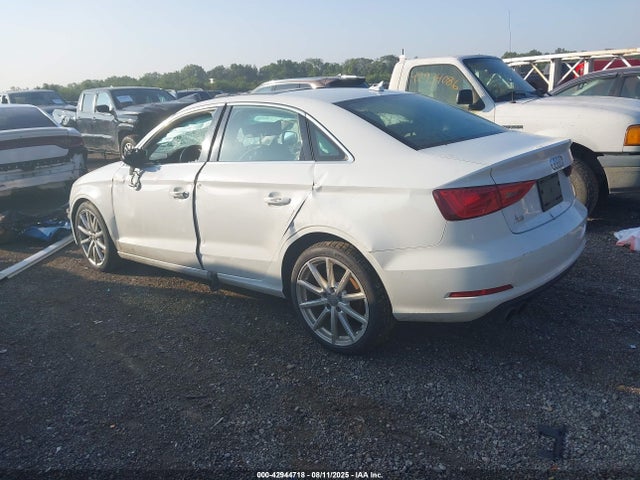 2015 AUDI A3 WAUACGFF3F1001692 Photo 2
