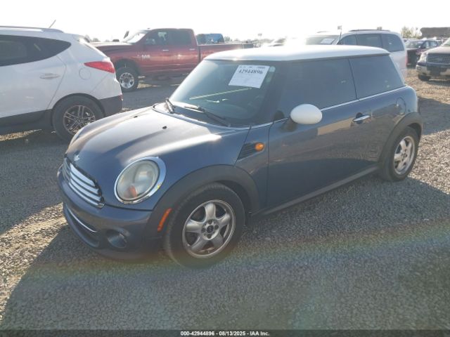 2011 MINI COOPER WMWSU3C51BT099531 Photo 1
