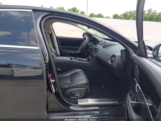 2015 JAGUAR XJ SAJWA1CZ5F8V81935 Photo 4