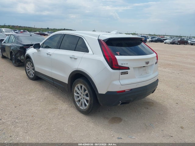 2023 CADILLAC XT4 1GYAZAR40PF105628 Photo 2