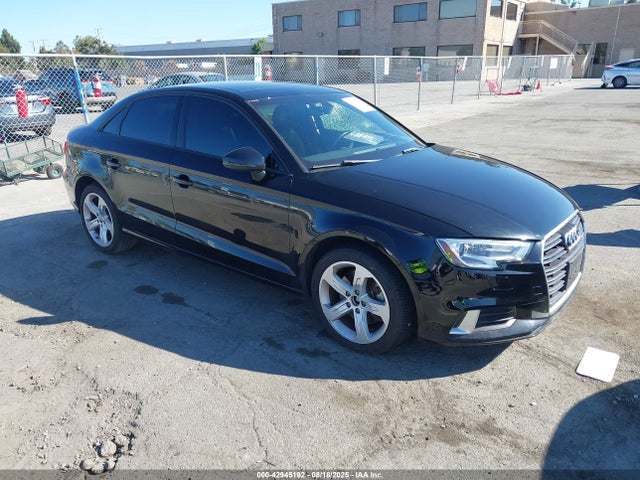2018 AUDI A3 WAUAUGFF4J1029040 Photo 0
