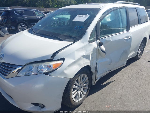 2017 TOYOTA SIENNA 5TDYZ3DC4HS823151 Photo 5