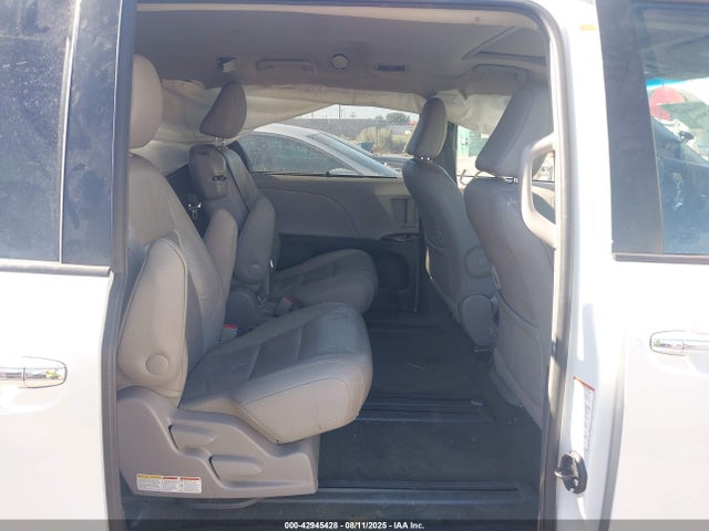 2017 TOYOTA SIENNA 5TDYZ3DC4HS823151 Photo 7