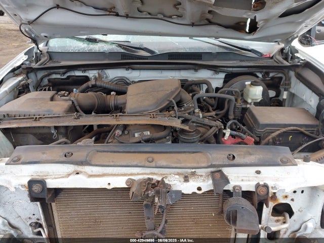 Toyota 2tr-fe 2017 5TFRX5GN8HX077669 Image 10
