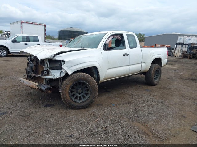 Toyota 2tr-fe 2017 5TFRX5GN8HX077669 Image 2