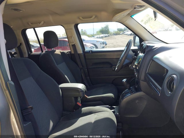 1C4NJPBA0FD429013 Jeep 2015