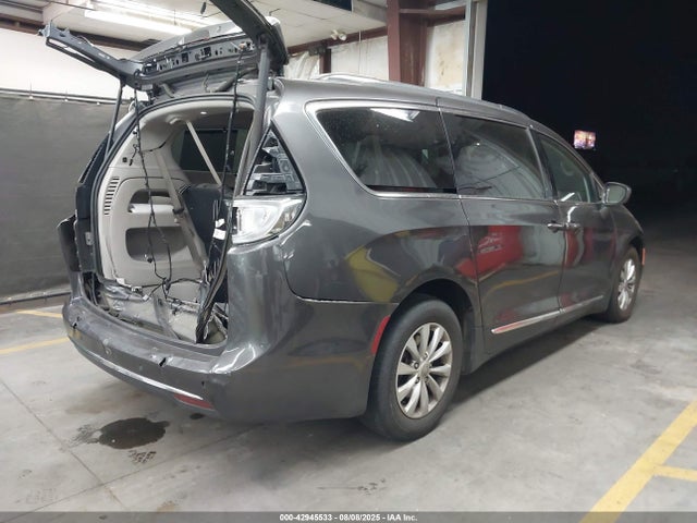 2C4RC1BG7JR214327 Chrysler Pacifica