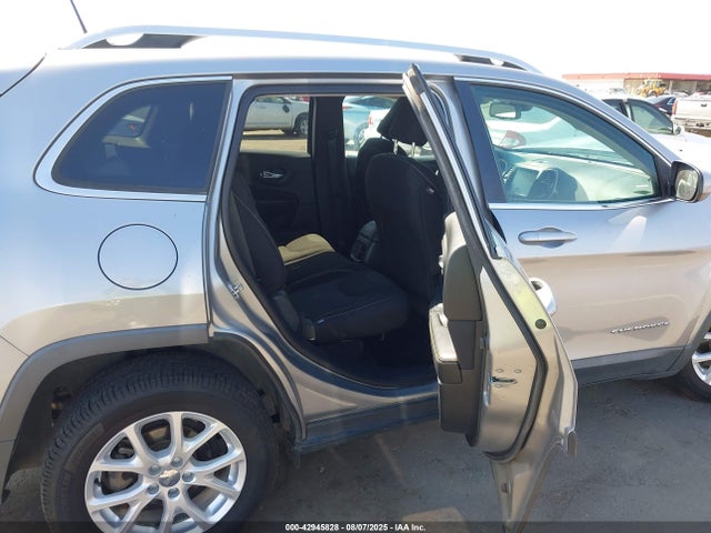 1C4PJLCB3HW542065 Jeep Cherokee