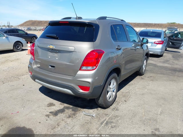 Chevrolet le2 2021 KL7CJPSMXMB365845 Image 4