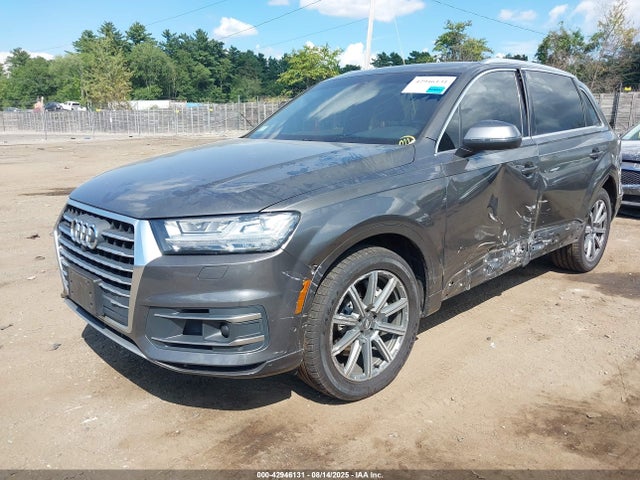 2019 AUDI Q7 WA1LAAF7XKD014675 Photo 1