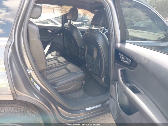 2019 AUDI Q7 WA1LAAF7XKD014675 Photo 7