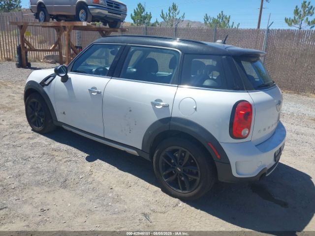 2016 MINI COUNTRYMAN WMWZC5C58GWT39029 Photo 2