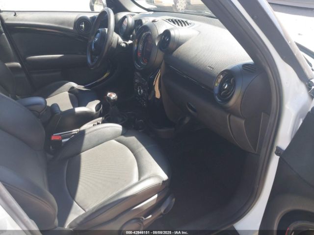 2016 MINI COUNTRYMAN WMWZC5C58GWT39029 Photo 4