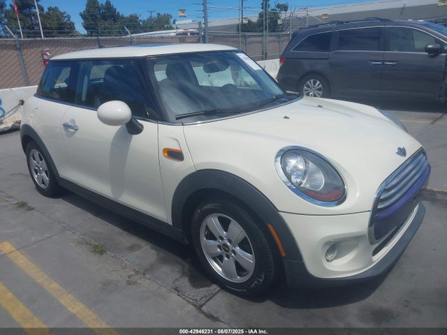 2016 MINI HARDTOP WMWXP5C53G3B14968 Photo 0
