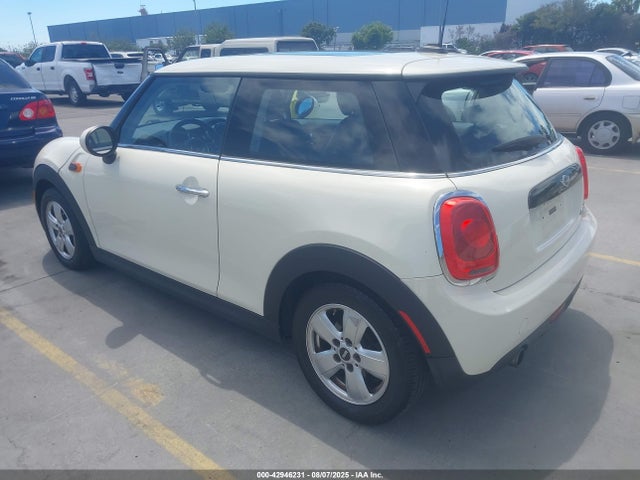 2016 MINI HARDTOP WMWXP5C53G3B14968 Photo 2