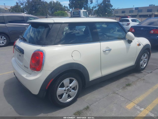 2016 MINI HARDTOP WMWXP5C53G3B14968 Photo 3