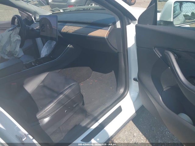 2021 TESLA MODEL Y 5YJYGDEEXMF108157 Photo 4